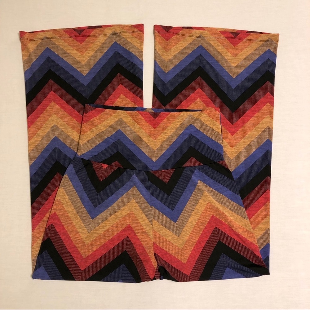 Rainbow Multicolored Chevron Flare Leggings - M